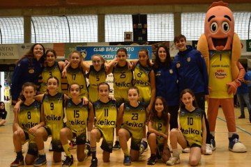 Alevín femenino rojo